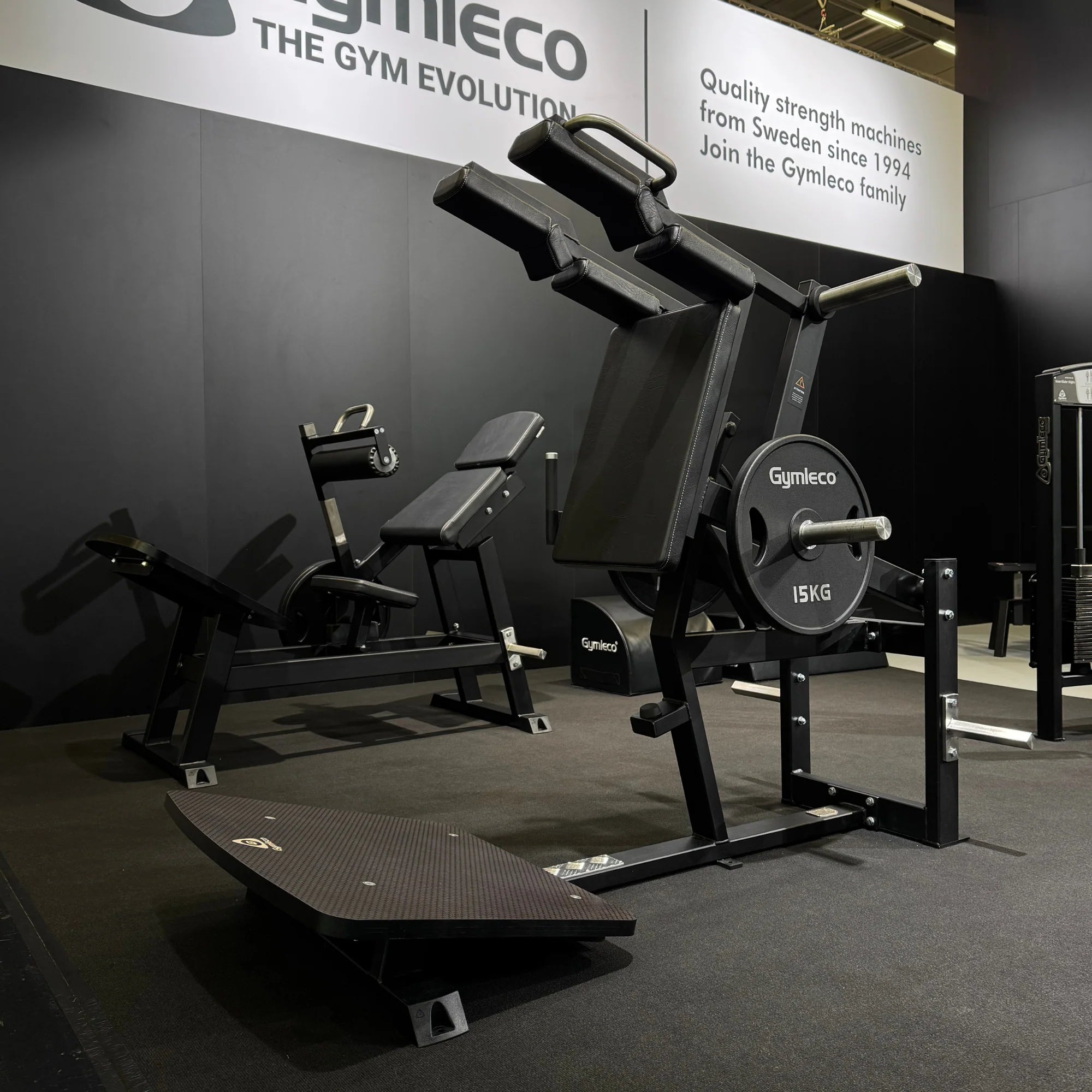 Gymleco 044 V-Squat Plate Loaded Machine