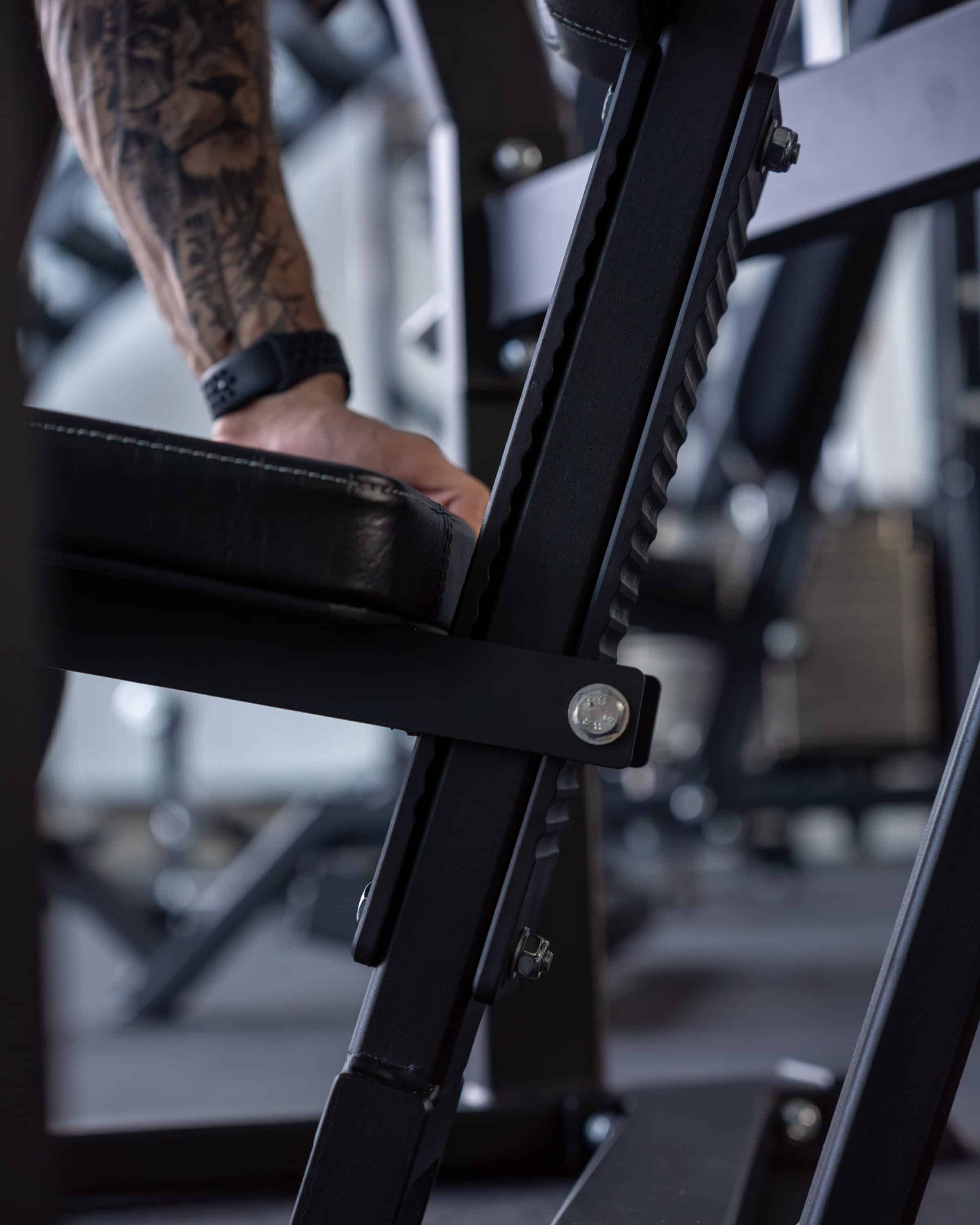 Gymleco 027 Decline Chest Press Machine