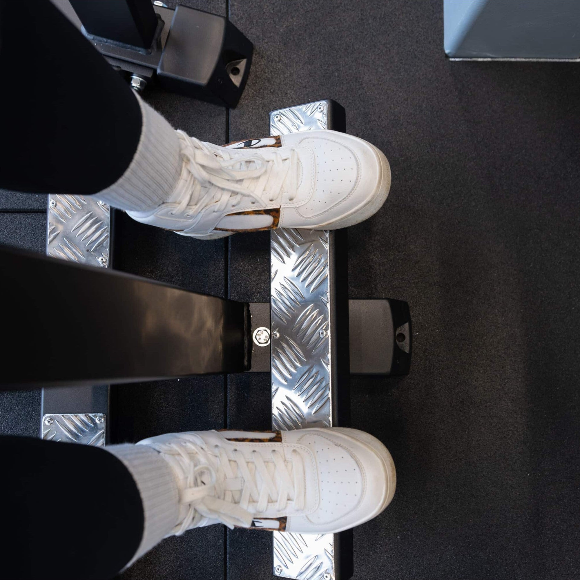 Gymleco IsoBack Row Plate Loaded Machine