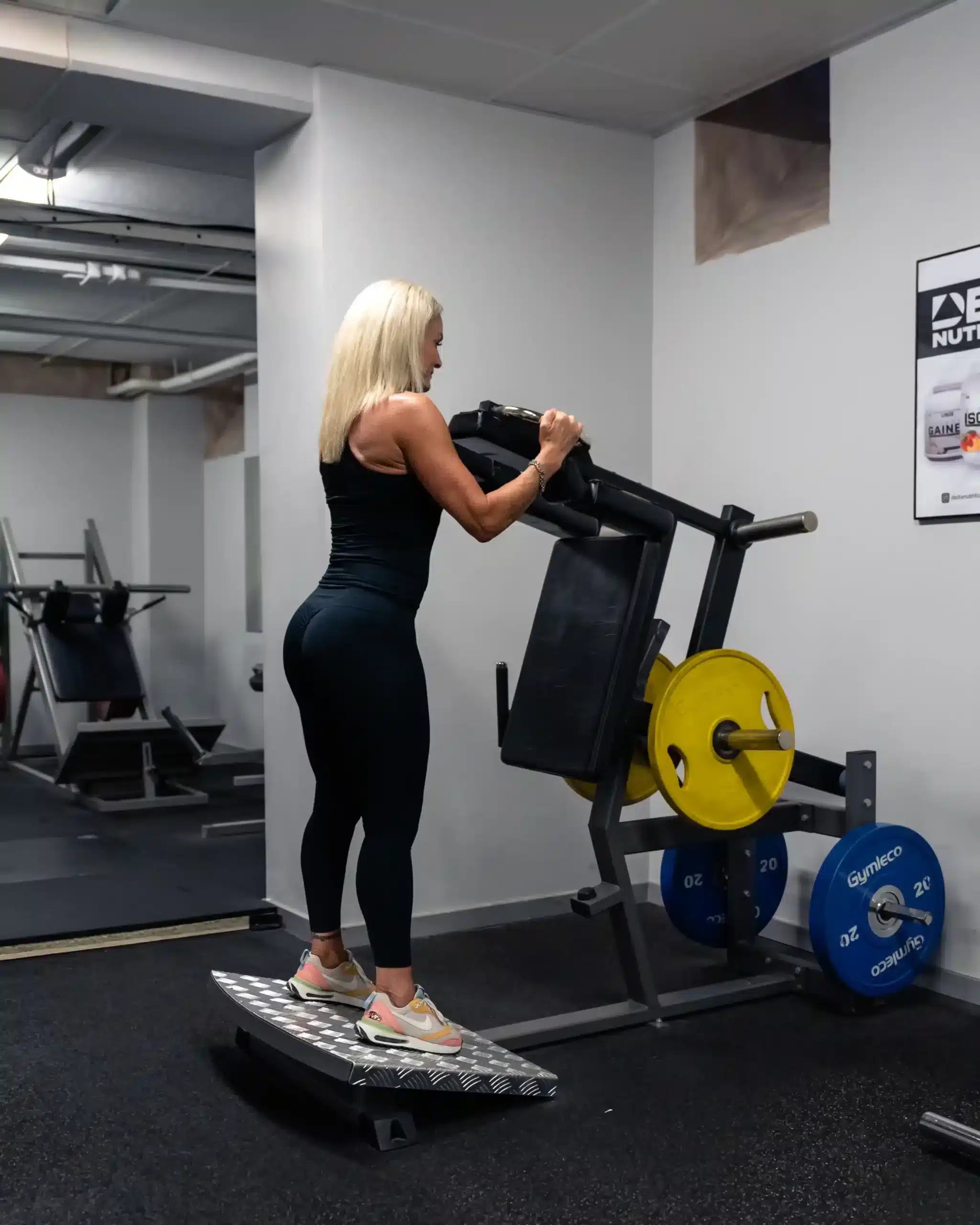 Gymleco 044 V-Squat Plate Loaded Machine
