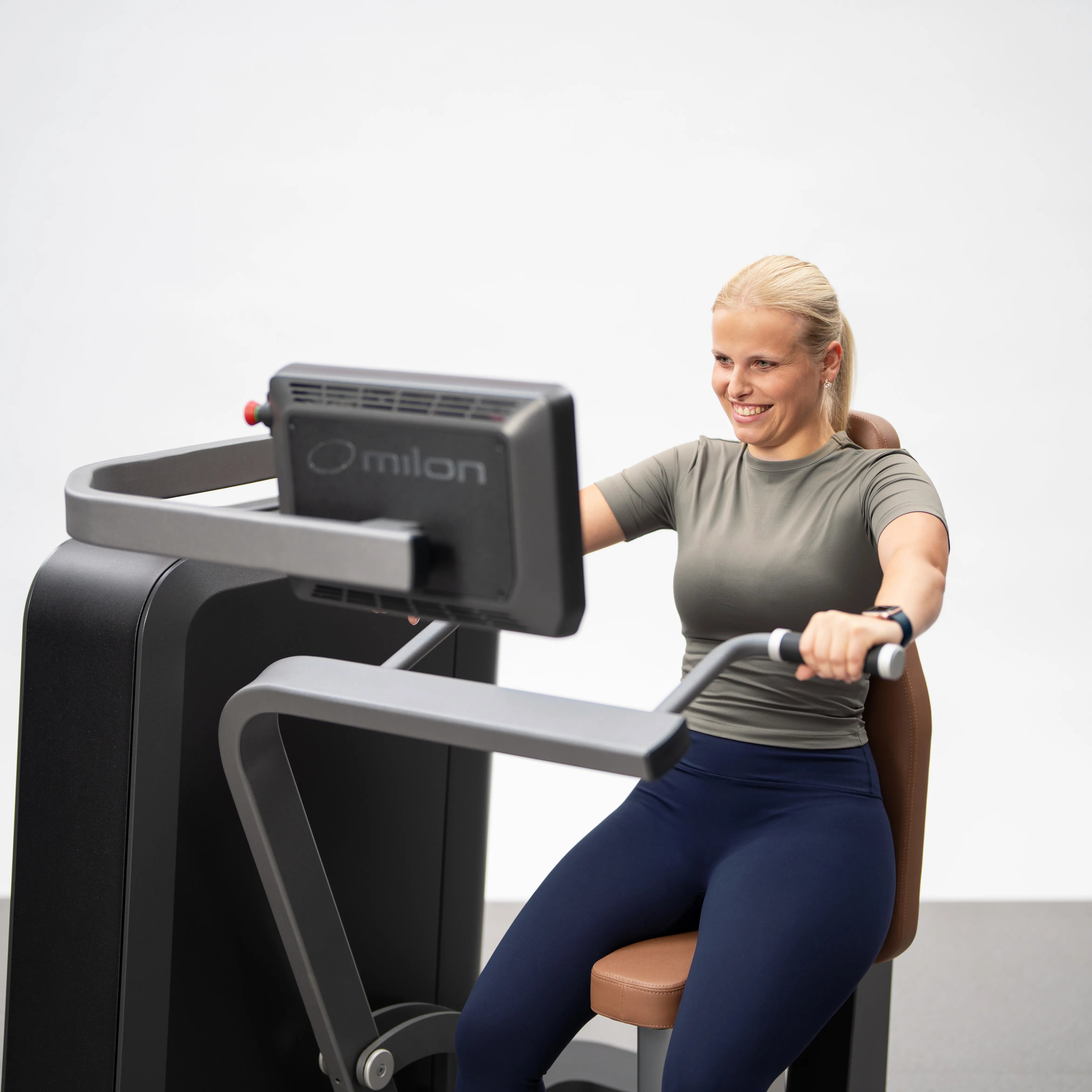 milon Q+ Chest Press