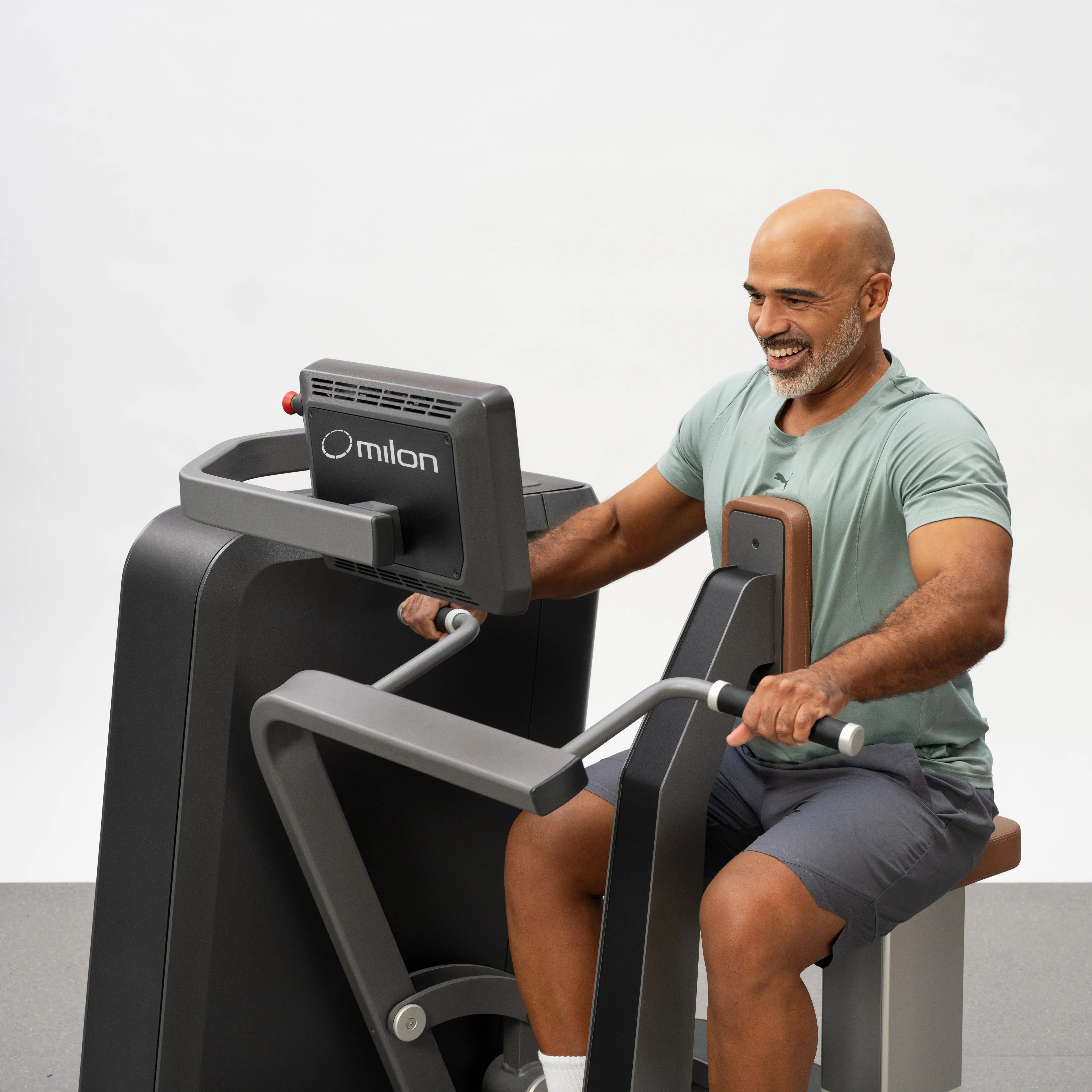 milon Q+ Seated Rowing