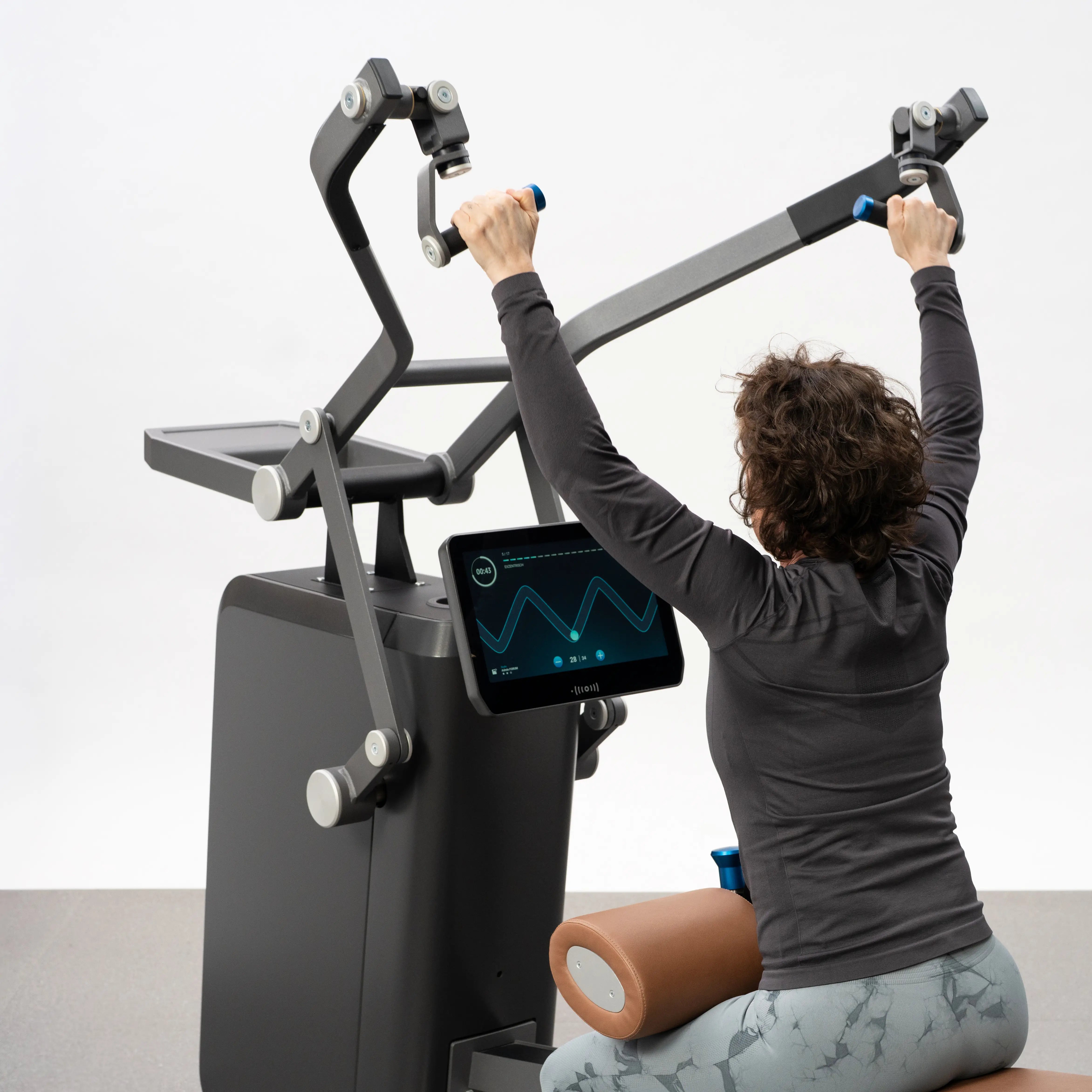milon Q+ Lat Pulldown
