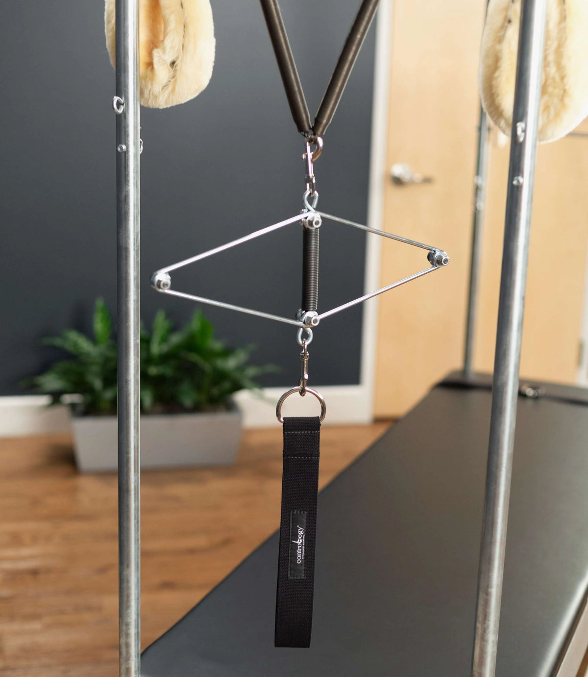 Contrology® Neck Stretcher